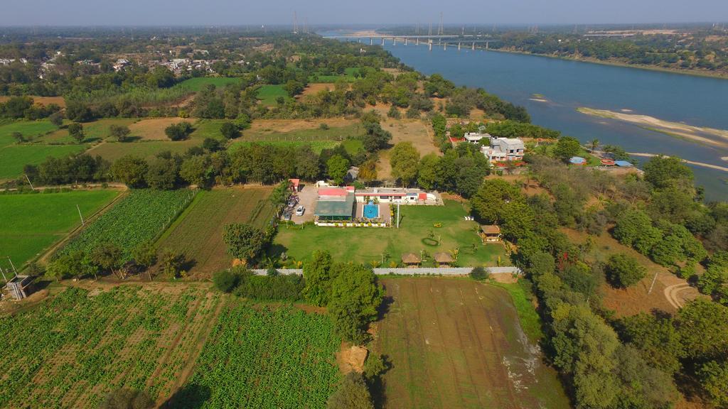 Готель Krishna Farm Vasad Екстер'єр фото